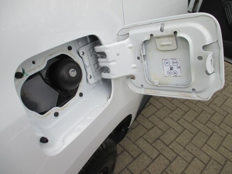 Dacia Duster 1.6 SCe Essential Euro 6 (s/s) 5dr 48