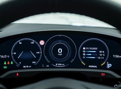 Porsche Taycan 4S 17