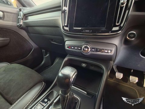 Volvo XC40 1.5 T3 R-Design Euro 6 (s/s) 5dr 33