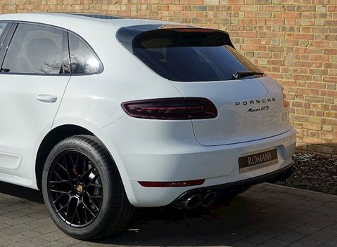 Porsche Macan GTS 5