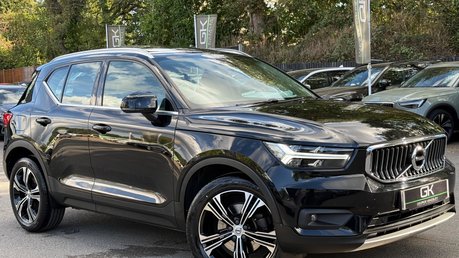 Volvo XC40 B4 INSCRIPTION PRO AWD MHEV - ONE OWNER - PAN ROOF - APPLE CARPLAY  