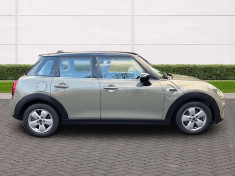 Mini Hatch 1.5 Cooper Classic Auto 5dr 1