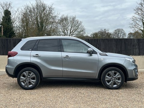 Suzuki Vitara SZ-T MHEV 5