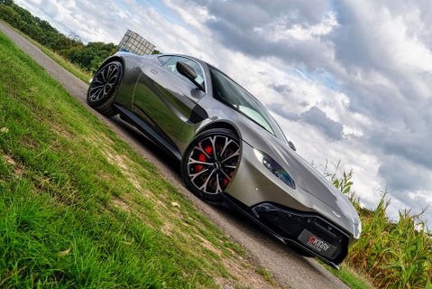 Aston Martin Vantage 4.0 Vantage V8 Auto 3dr 19