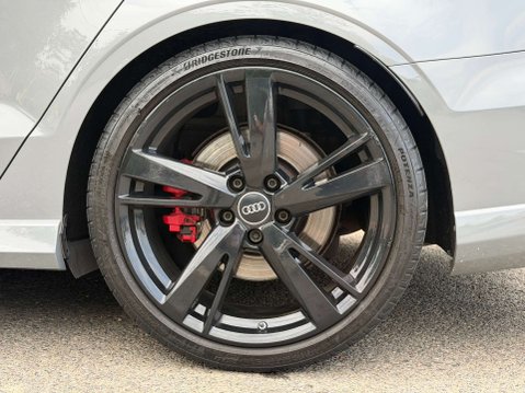 Audi RS3 2.5 RS 3 TFSI Quattro Semi-Auto 4WD 4dr 39