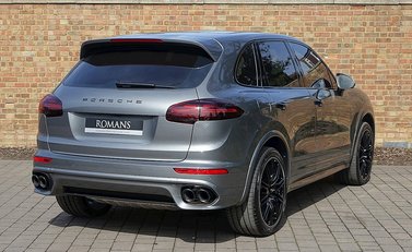 Porsche Cayenne S Diesel 2
