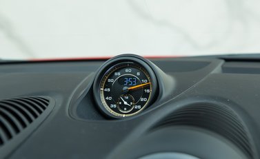 Porsche Cayman GT4 (718) 20