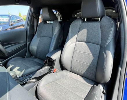 Toyota Corolla 1.8 Corolla Design HEV CVT 5dr 60