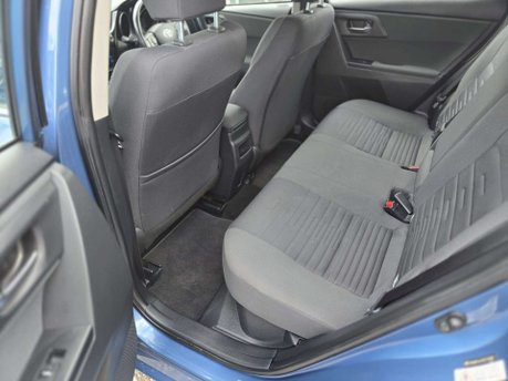 Toyota Auris 1.8 VVT-h Business Edition Hatchback 5dr Petrol Hybrid CVT Euro 6 (s/s) (Sa 13