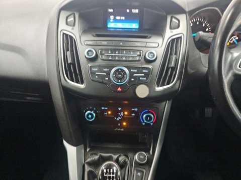 Ford Focus 1.0 Focus Zetec 5dr 97