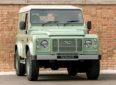 Land Rover Defender 90 Heritage Hard Top 1