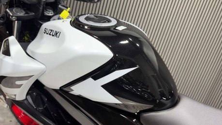 Suzuki GSX-S GSX 125 S 2024 ONLY 1K STUNNING 15BHP LEARNER 125CC SPORT 27
