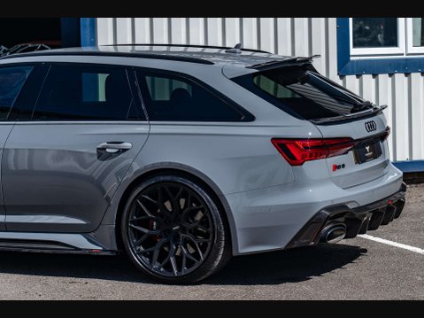 Audi RS6 4.0 RS 6 Carbon Black TFSI MHEV Quattro Auto 4WD 5dr 25