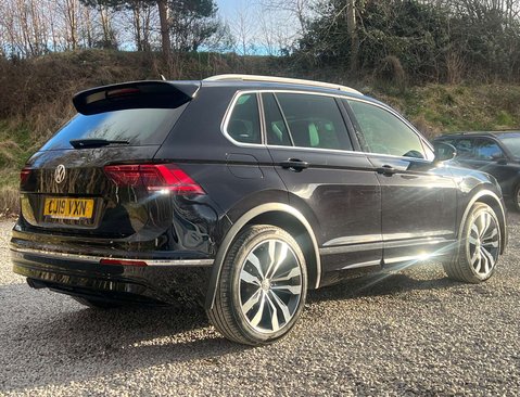 Volkswagen Tiguan 2.0 Tiguan R-Line Tech TDI Semi-Auto 5dr 4