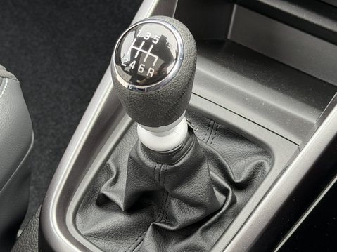 Suzuki Vitara 1.4 Boosterjet 48V Hybrid SZ5 5dr 32