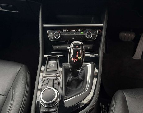 BMW 2 Series 1.5 218i Luxury Auto 5dr 15