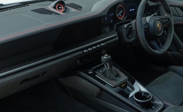 Porsche 911 GT3 (992) 17