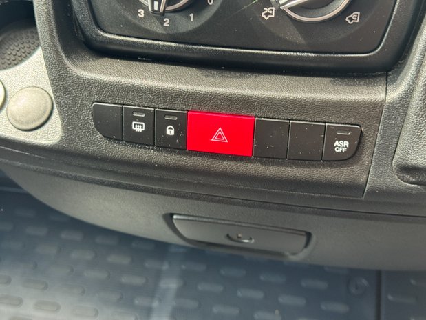 Citroen Relay MWB L2H2 [SOLD CR] Medium Roof Enterprise Air Con Nav Sensors EURO 6 NO VAT 32