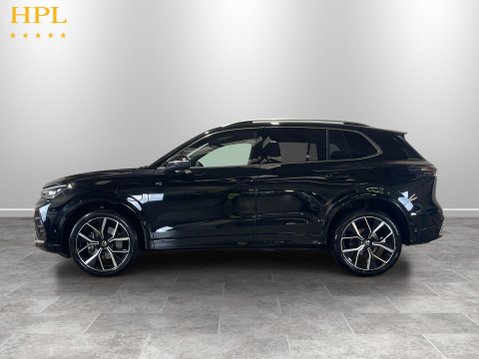 Volkswagen Tiguan 1.5 TSI eHybrid 19.7kWh R-Line SUV 5dr Petrol Plug-in Hybrid DSG Euro 6 (s/ 4