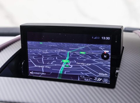 Aston Martin Vantage S V12 11