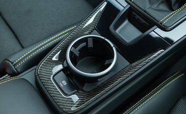 Porsche 911 GT3 TOURING (992) 21