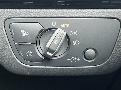 Audi Q5 2.0 TFSI S line SUV 5dr Petrol S Tronic quattro Euro 6 (s/s) (252 ps) 40