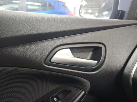 Ford Focus 1.6 Focus Zetec 105 5dr 69