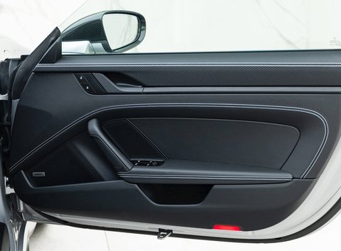Porsche 911 (992) GT3 Touring 18