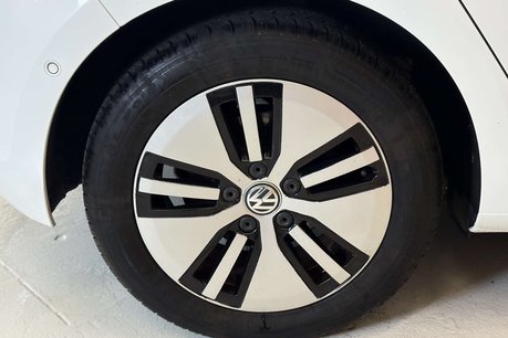 Volkswagen Golf e-Golf Hatchback 5dr Electric Auto (115 ps) 32