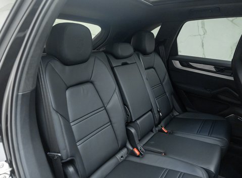 Porsche Cayenne TURBO E-HYBRID 29