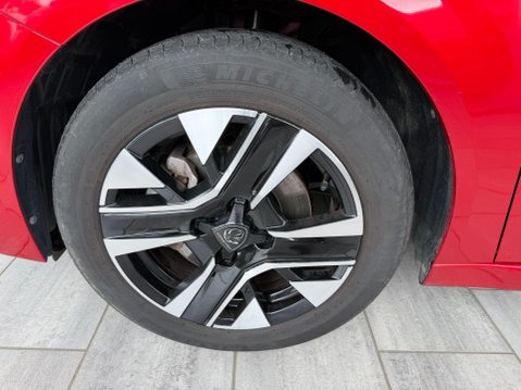 Peugeot 208 1.2 PureTech Allure Euro 6 (s/s) 5dr 14