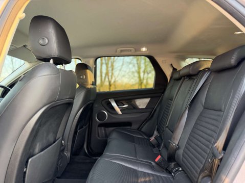 Land Rover Discovery Sport 2.0 Discovery Sport S D Auto 4WD 5dr 17