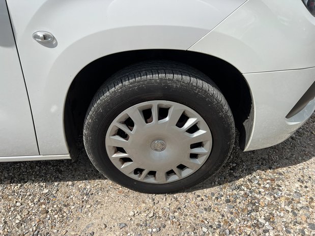 Vauxhall Combo LWB L2H1 (SOLD) Low Roof Sportive 2300 Air Con Sensors EURO 6 NO VAT 18