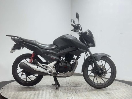 Honda CB GLR 125 2017 GOOD RUNNING PROJECT BIKE SPARES OR REPAIR 125CC