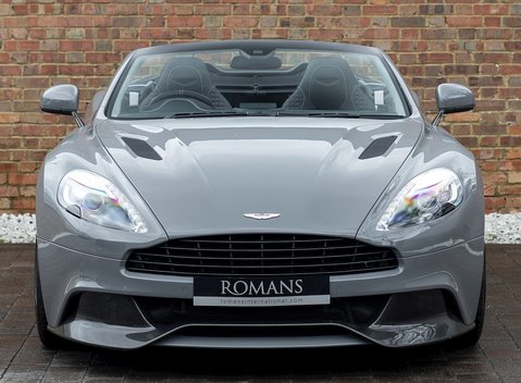 Aston Martin Vanquish Volante 4