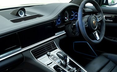 Porsche Panamera Turbo S E-Hybrid Sport Turismo 15