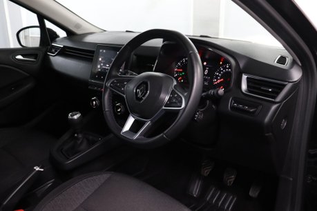 Renault Clio ICONIC TCE 5