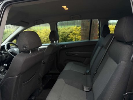 Vauxhall Zafira 1.8 Zafira Design Nav 5dr 18