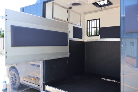 Renault Master 2026 BRAND NEW 3.5 TON STALLION SKR PRO BUILT BY SEEKER DELIVERY MILES  21