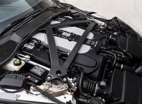 Aston Martin DBS Superleggera 28