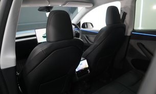 Tesla Model Y RWD Standard Range GROK AI Rear Screen Heated & Vented Seats VATQ 18