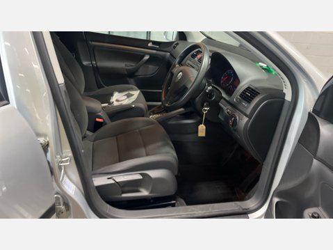 Volkswagen Golf SE 7