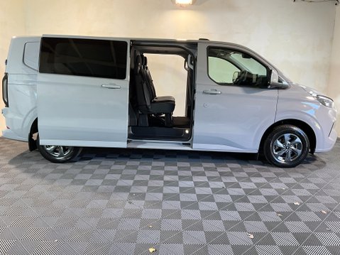 Ford Transit Custom 2.0 320 EcoBlue Limited Crew Van Auto L2 H1 Euro 6 (s/s) 5dr 3