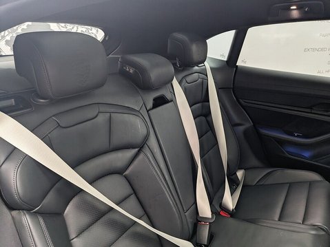 Porsche Taycan 4 CROSS TURISMO 17