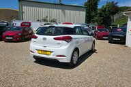 Hyundai i20 MPI SE.AUTOMATIC..1 PREVIOUS OWNER,18 STAMPS,AIR CON,LAST OWNER  9 YEARS. 11