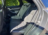 Jaguar F-Pace 2.0 D200 MHEV R-Dynamic HSE Black Auto AWD Euro 6 (s/s) 5dr 36