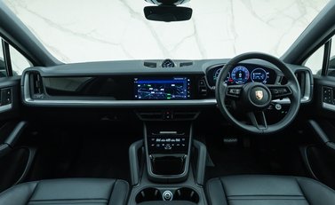 Porsche Cayenne E-HYBRID coupe 21