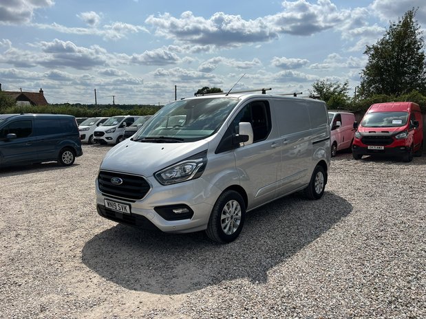 Ford Transit Custom SWB L1H1 Low Roof Limited 300 Air Con Alloys Sensors EURO 6 NO VAT 2