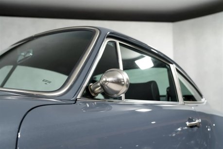Porsche 911 SINGER 911 CLASSIC ' THE SUSSEX COMMISSION' 52