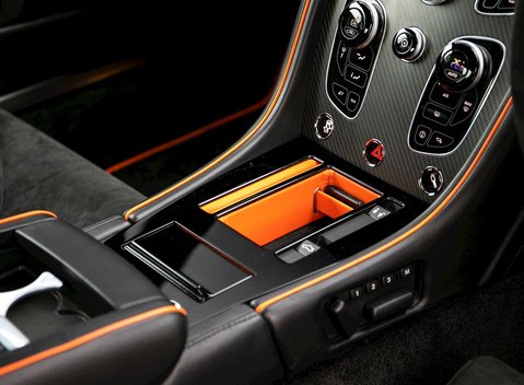 Aston Martin V12 Vantage AMR 18